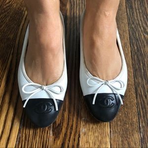 Chanel black and white ballerinas